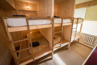 Курортные отели Shymbulak Resort Hotel Алматы Кровать в общем 6-местном номере-7